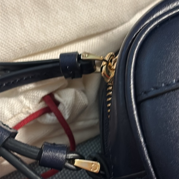 Salvatore Ferragamo Vara leather bow crossbody camera bag purse *New* - Picture 11 of 11